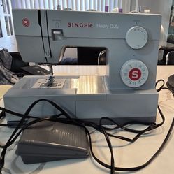 Singer Heavy Duty Sewing Machine 