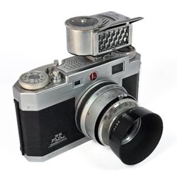 Vintage Petri 35 Film Camera w/ Walz Corona Light Meter & Kuribayashi 45mm Lens & More