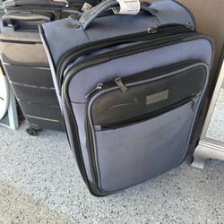 Suitcase Carryon
