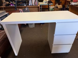 New White desk