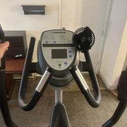 Nautilus 3000 Elliptical