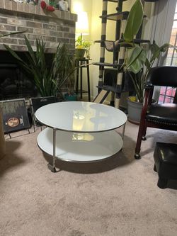 Ikea round white glass coffee table on wheels discount
