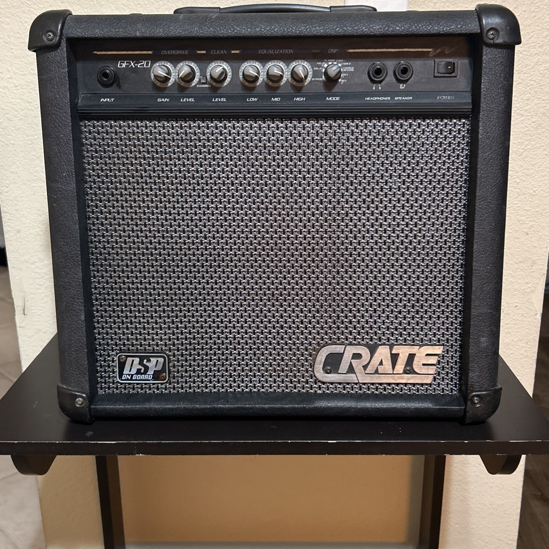 Crate GFX-20 Guitar Amp With DSP On Bird