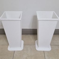 *** REDUCED *** PAIR of 24" White Square Resin Planters @ Lasting Creations