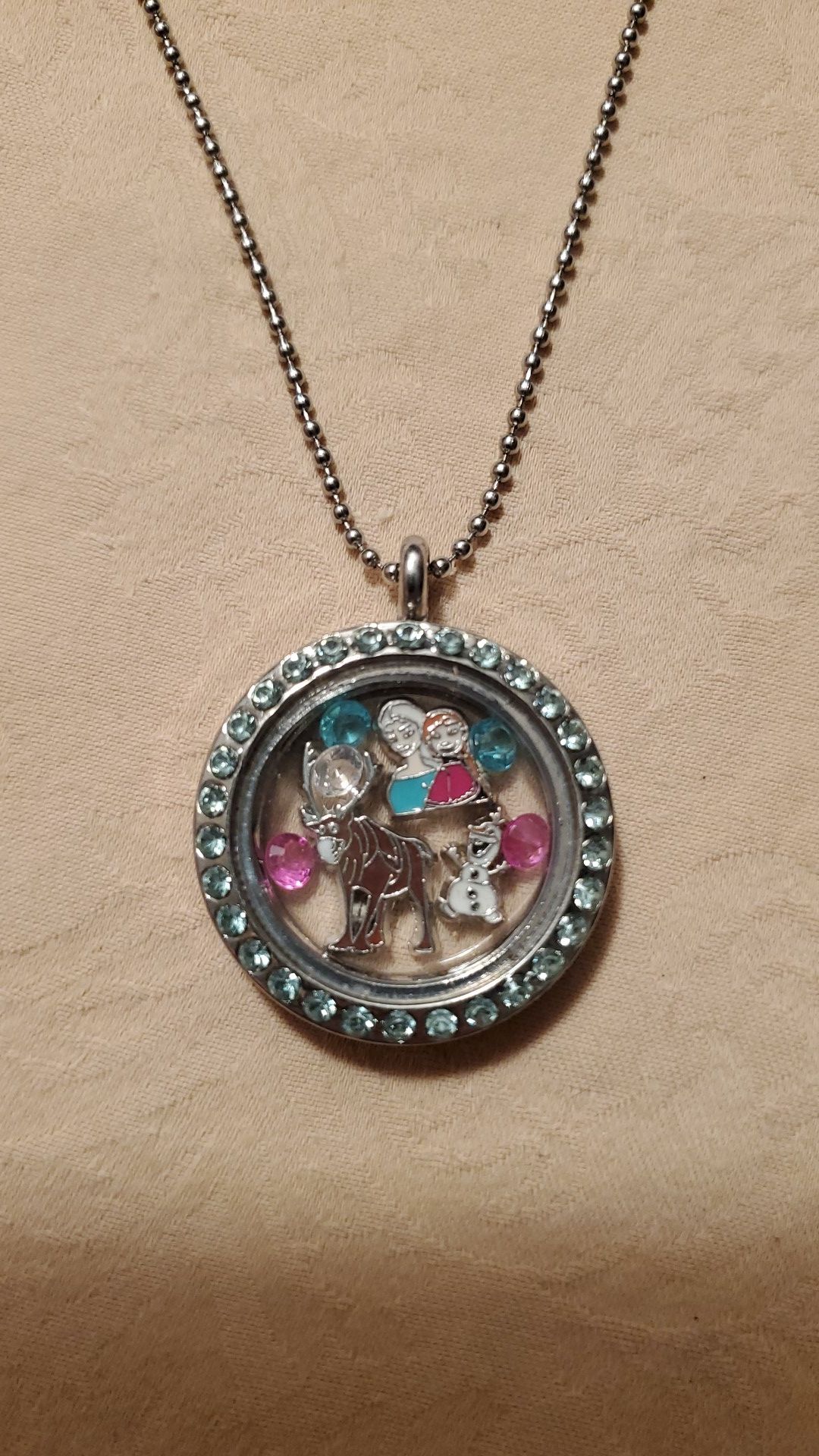 "FROZEN" Living Memory Locket. Elsa, Anna, Olaf & Sven "Brand New"