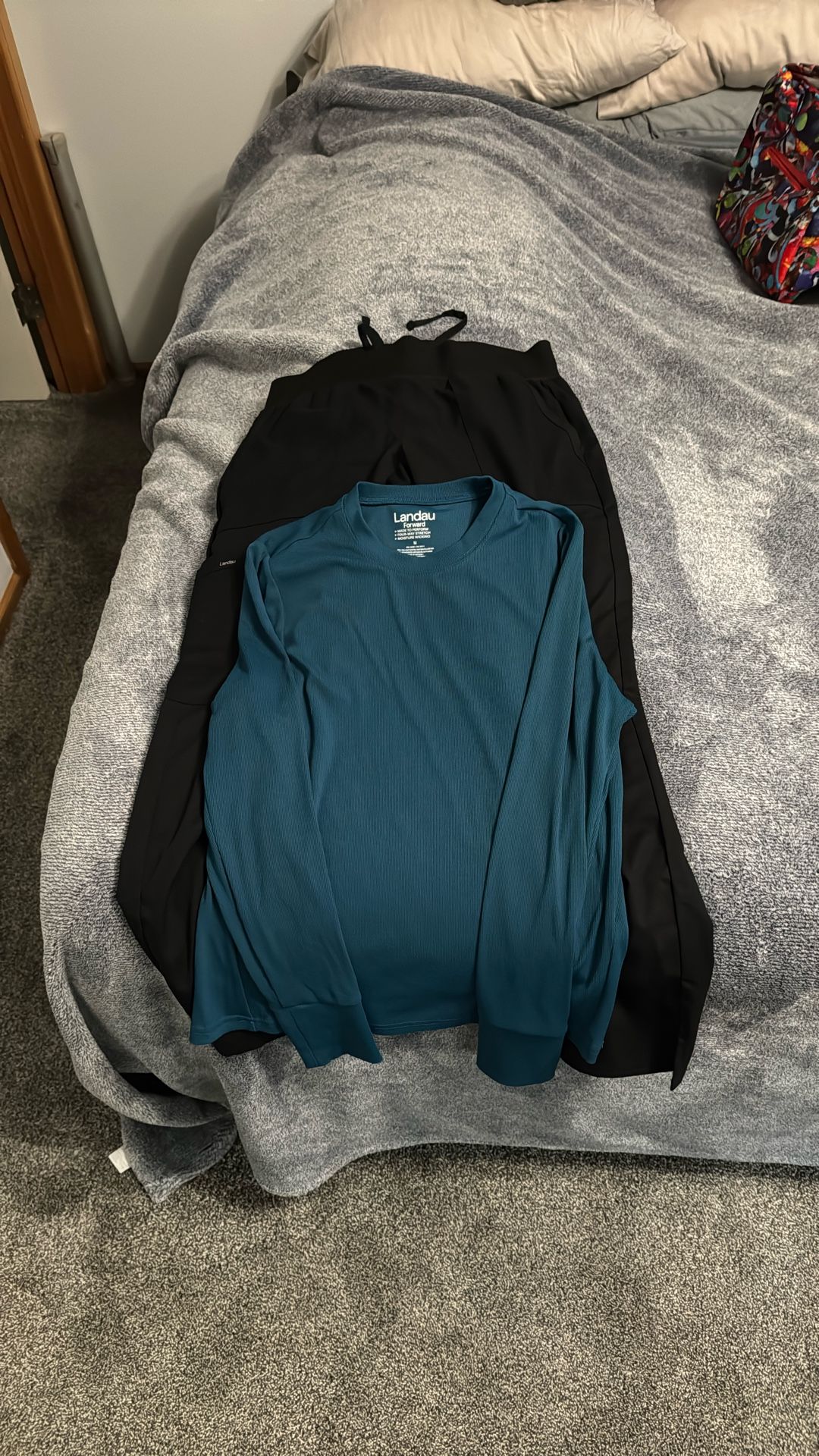 Landau Scrubs For Women Shirt And Pants! 30$ OBO!