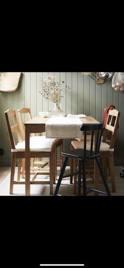 Dining Table With 4 Chairs