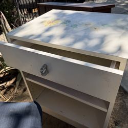 FREE.  Curb alert.  Highland Park 90042