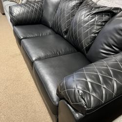 Beautiful Nice Stylish Couch And Love Seat 