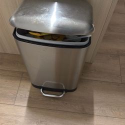 Dust bin
