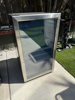Wine cabinet