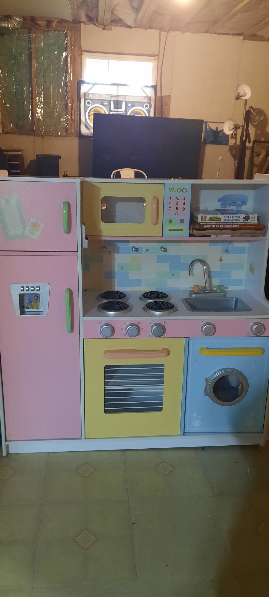 Kidscraft Deluxe Kitchen