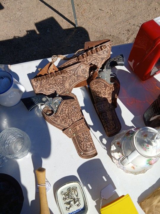 Vintage Toy Cap Guns And Holster