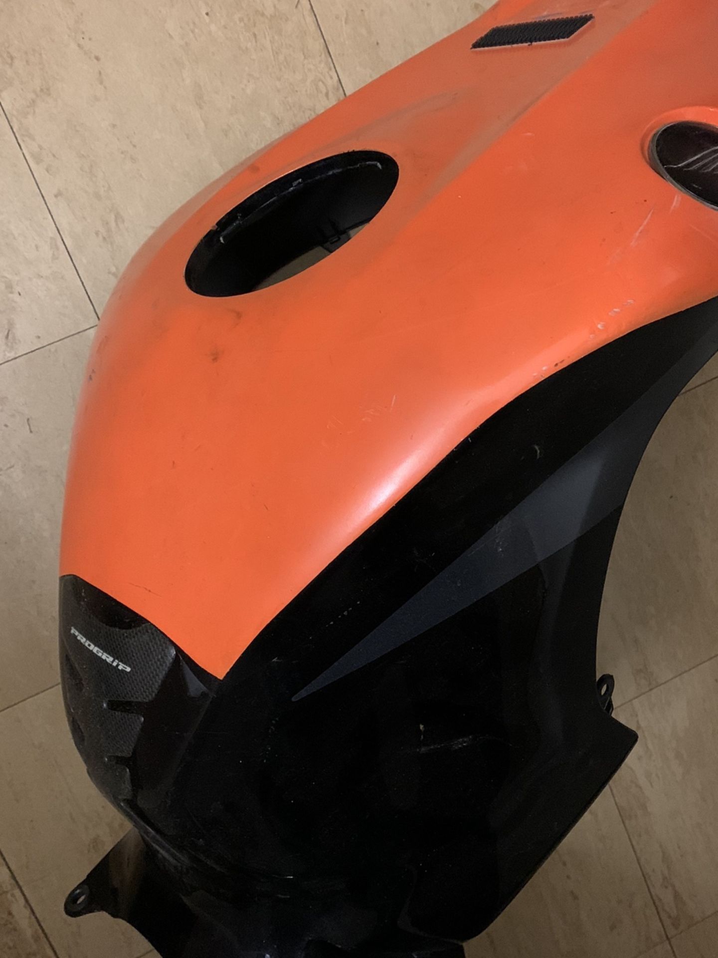 2010 Cbr 1000 RR Tank Cover