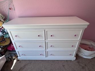 White 6-Drawer Dresser
