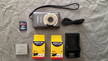 Canon ELPH 100 HS Camera Kit