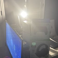 PS5 Disc Slim 1 Red controller And Turtle beach Stealth 709 Headset