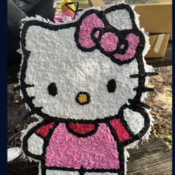 Hello Kitty Piñata 