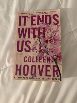 It Ends With Us by Colleen Hoover Paperback