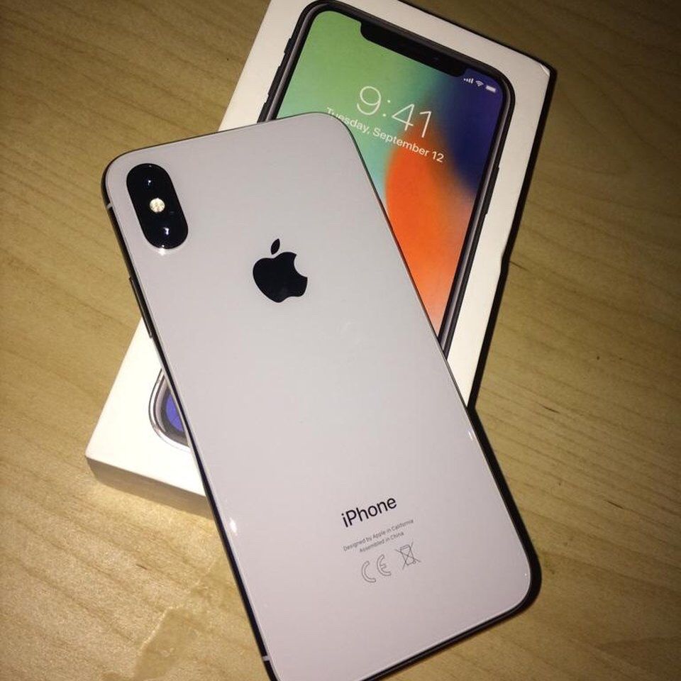 Apple iPhone X 64gb Silver - unlocked for any carrier