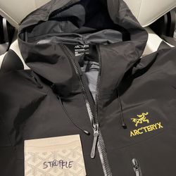 Arc’teryx Alpha SV Jacket