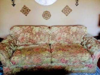 Christopher Lowe flexspring couch