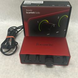 Focusrite Scarlet, solo with box and charging cord like new