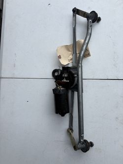 2001 BMW 330i windshield wiper motor assembly with linkage