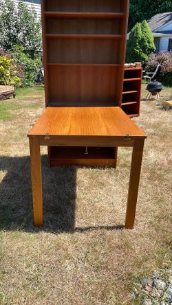 Free Desk/book Shelf 