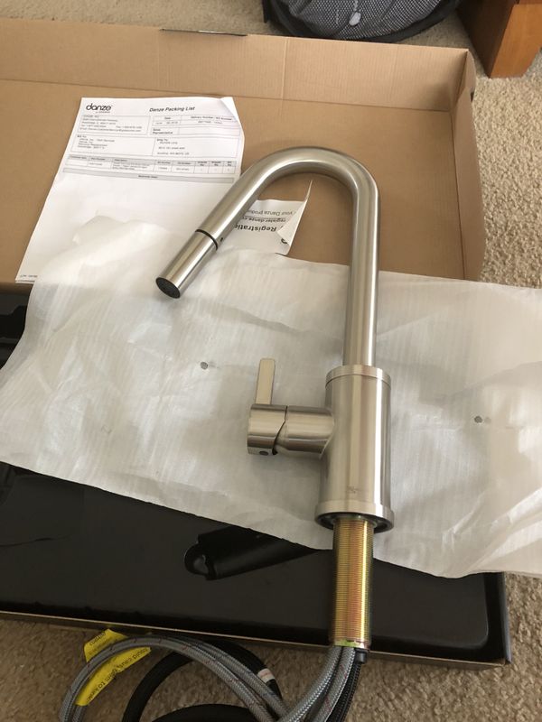 Danze By Gerber Amalfi Single Handle Pull Down Kitchen Faucet Stainless For In Puyallup Wa Offerup