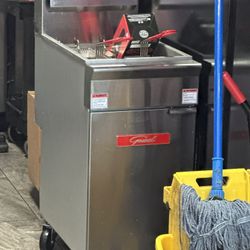 Brand new fryer in the box 50 Pounder