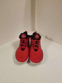 Kids Team Hustle Basketball Shoes