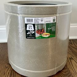 14 In Faux Concrete Planter 1.5 Gallon
