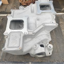Offenhauser Duel Carb Intake For Small Block Chevy