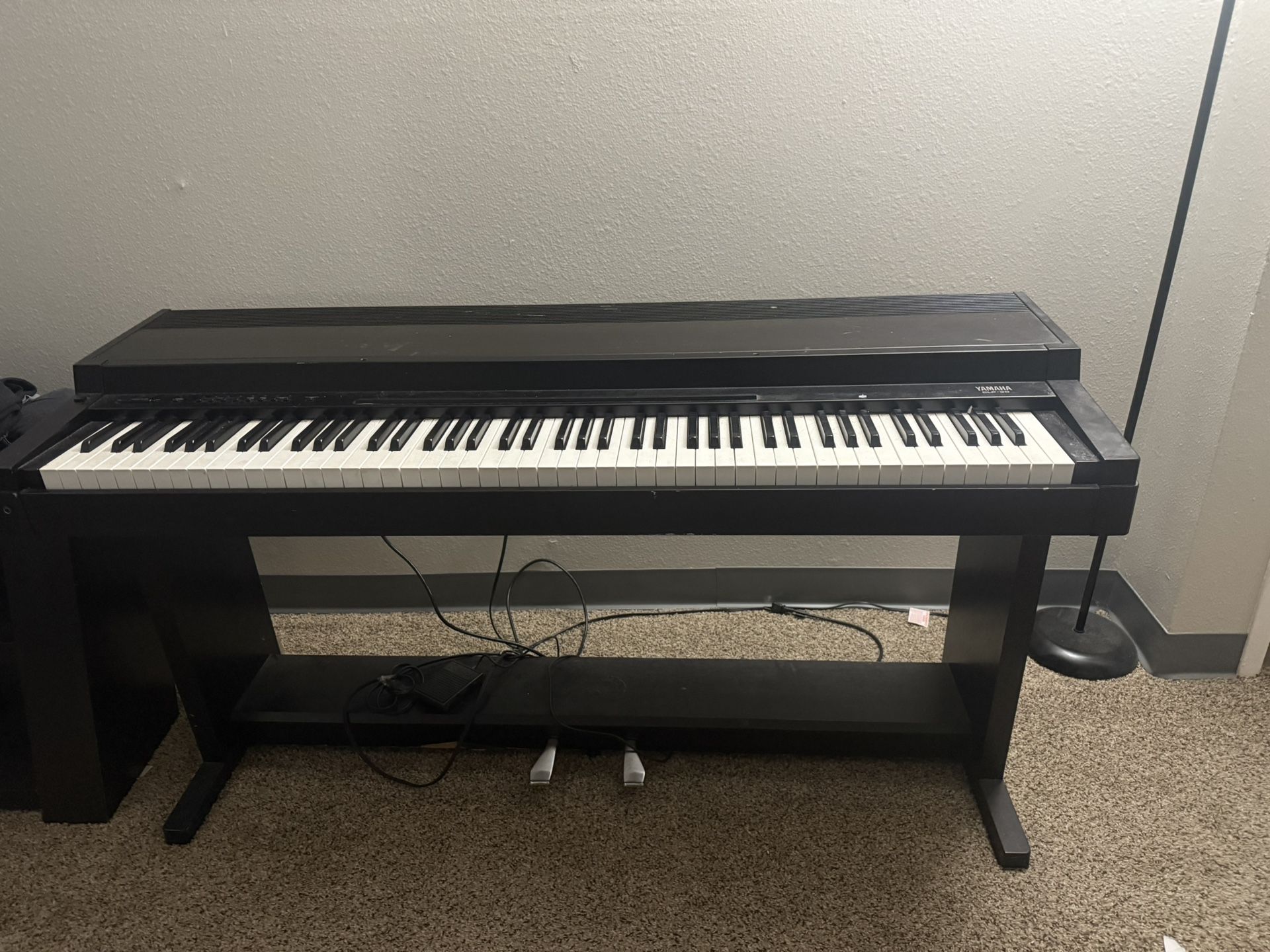 Used Yamaha CLP-30