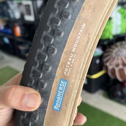 Rene Herse Poteau Mountain Gravel Tires 700x48
