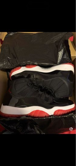 Air Jordan 11 Bred Sneakers