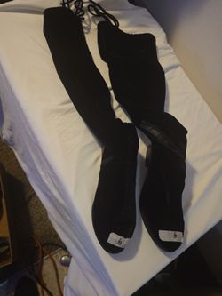 Women's suede boots size 6