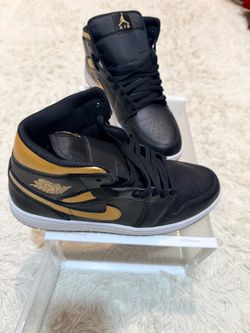 Air Jordan 1 Mid – Black & Gold