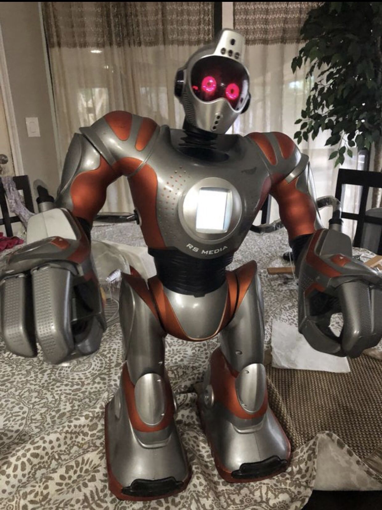 WowWee RS Media Robosapien RC Robot Multimedia Robotic Interactive Humanoid 23” tall