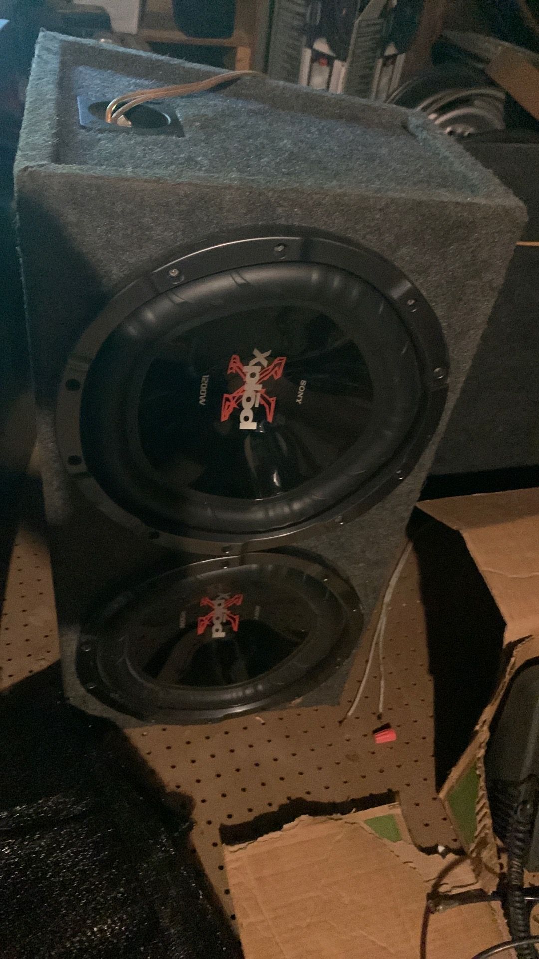 2 speaker boxes sub woofers