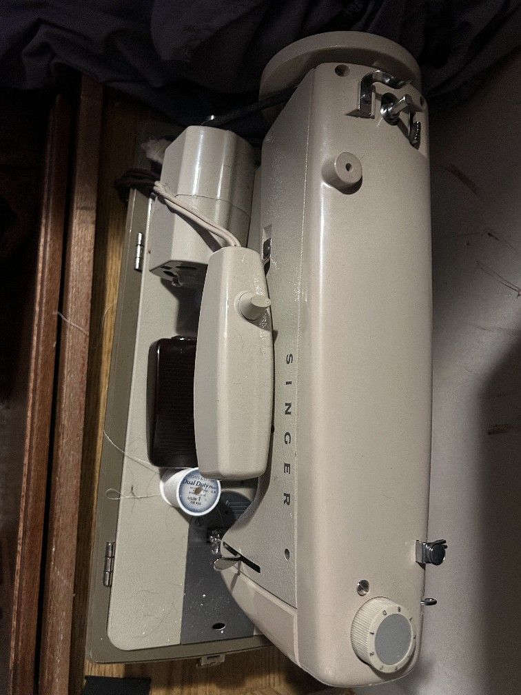 Singer Sewing Machine Model 237