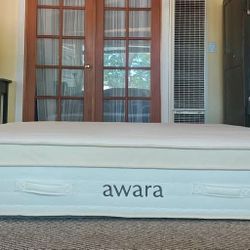 Premier Luxury Hybrid Mattress, King, Like New, Perfect Condition