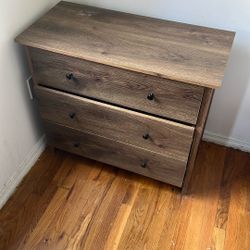3 Drawer Dresser [Free]