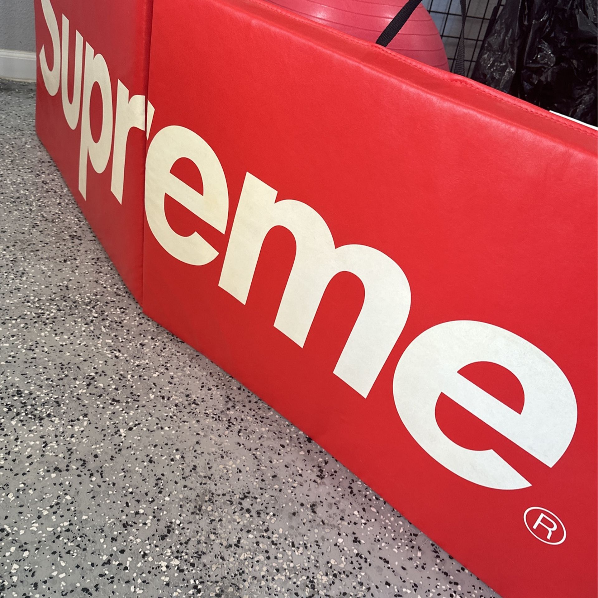 Supreme Everlast Mat Rare Red Authentic for Sale in Carson, CA