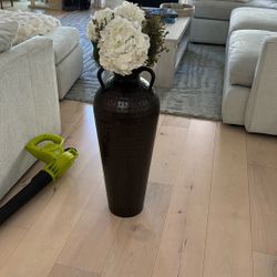 Flower Vase + Dried Flowers 