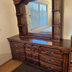 Queen Size Bedroom Set 