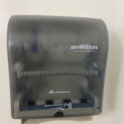 Paper Towel Despenser