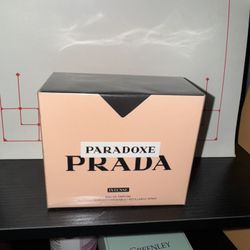 Prada Paradoxe Perfume 