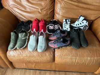 Tennis shoes